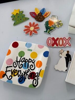 Happy Everything decor